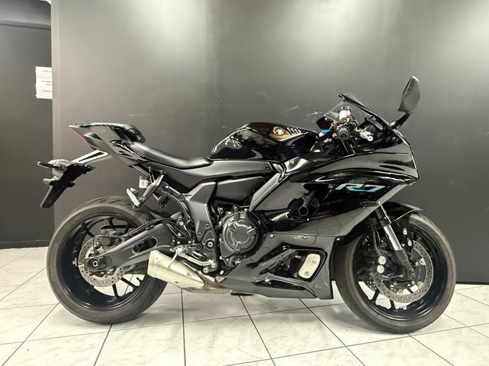 2022 Yamaha YZF-R7LA Black