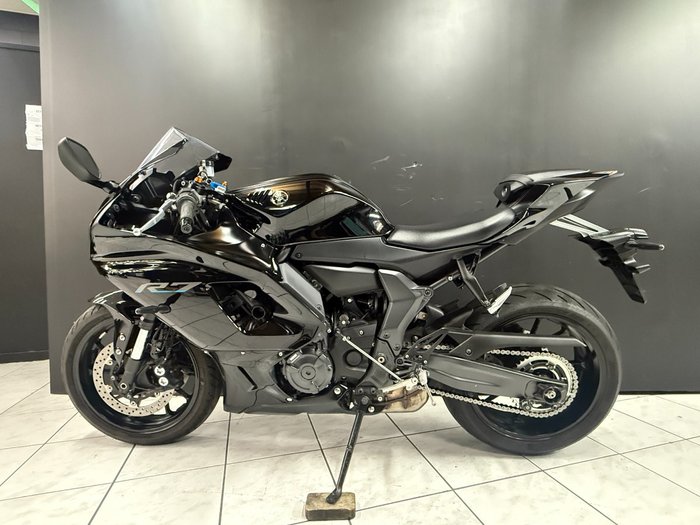 2022 Yamaha YZF-R7LA Black