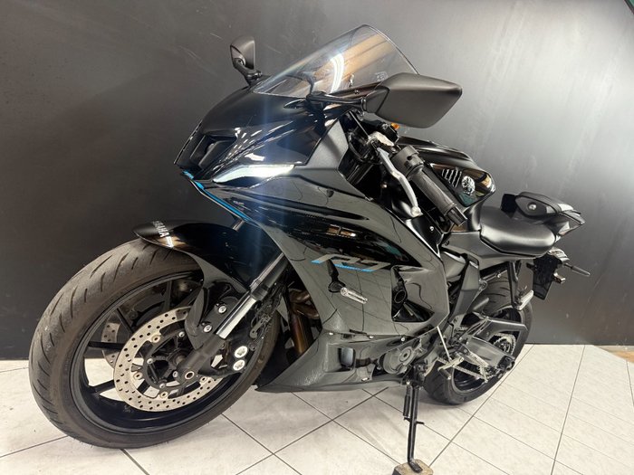2022 Yamaha YZF-R7LA Black