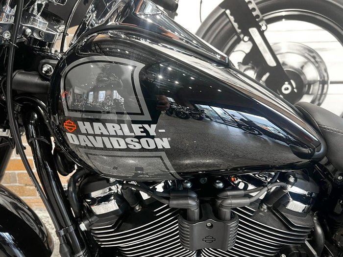 2023 Harley-Davidson Sport Glide 107 (FLSB) Softail Black