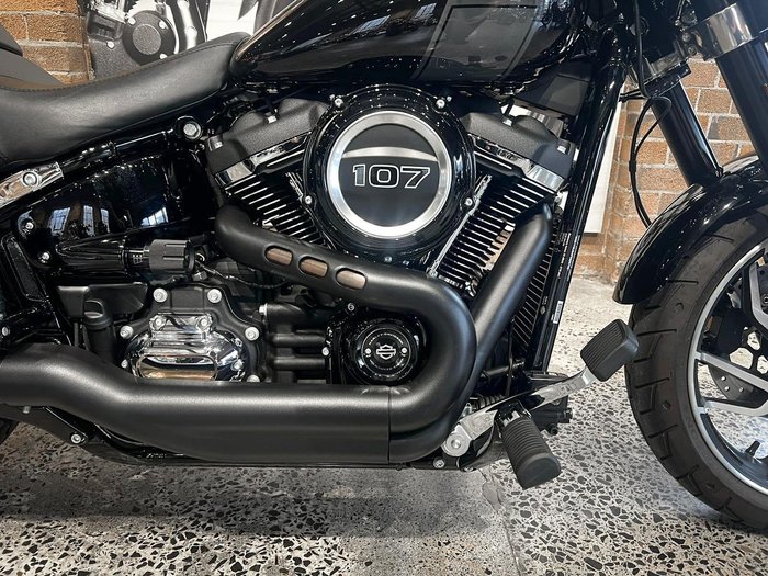2023 Harley-Davidson Sport Glide 107 (FLSB) Softail Black