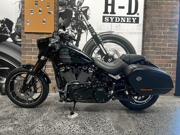 2023 Harley-Davidson Sport Glide 107 (FLSB) Softail Black