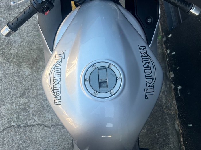 2006 Triumph SPRINT ST SILVER