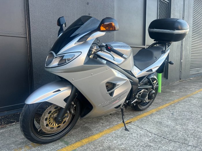2006 Triumph SPRINT ST SILVER