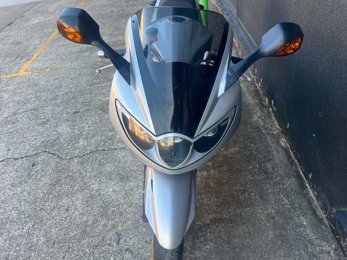 2006 Triumph SPRINT ST SILVER