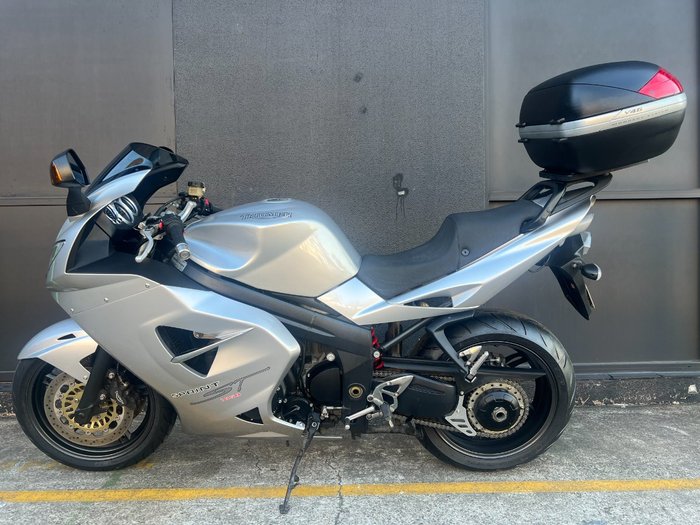 2006 Triumph SPRINT ST SILVER