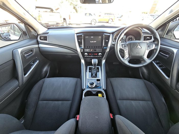 2020 Mitsubishi Pajero Sport GLX