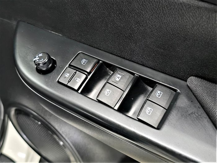 2016 Toyota Hilux SR GUN126R 4X4 Dual Range Glacier White