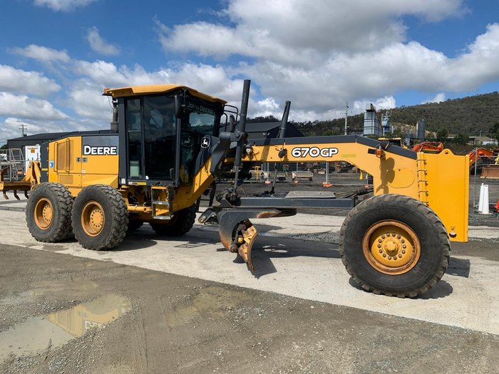 2014 John Deere 670Gp