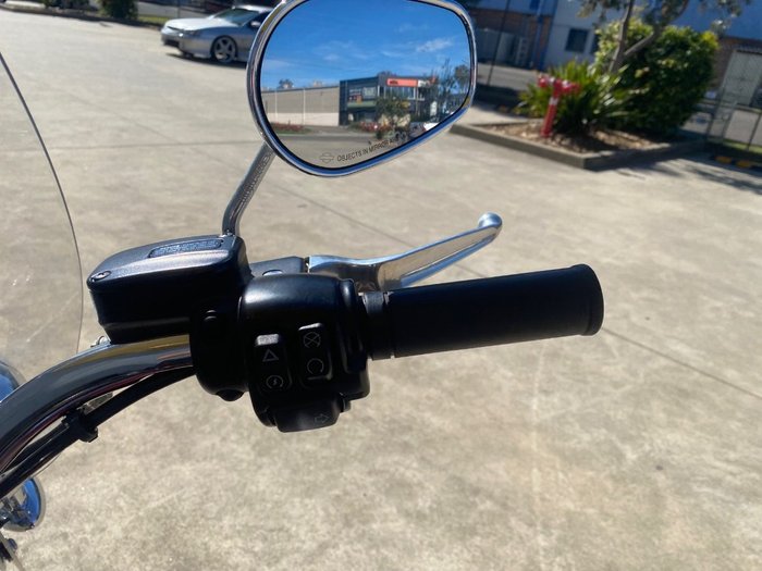 2017 HARLEY-DAVIDSON FLDE SOFTAIL DELUXE Red