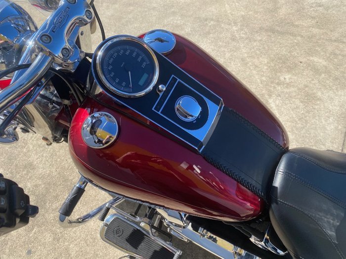 2017 HARLEY-DAVIDSON FLDE SOFTAIL DELUXE Red