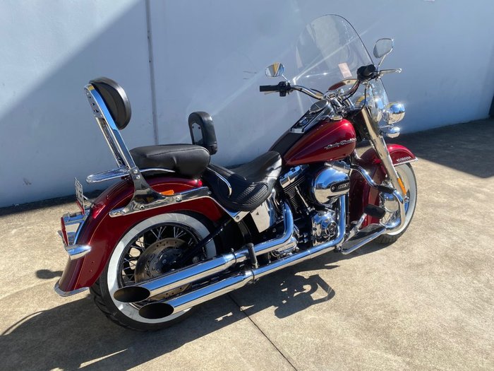 2017 HARLEY-DAVIDSON FLDE SOFTAIL DELUXE Red