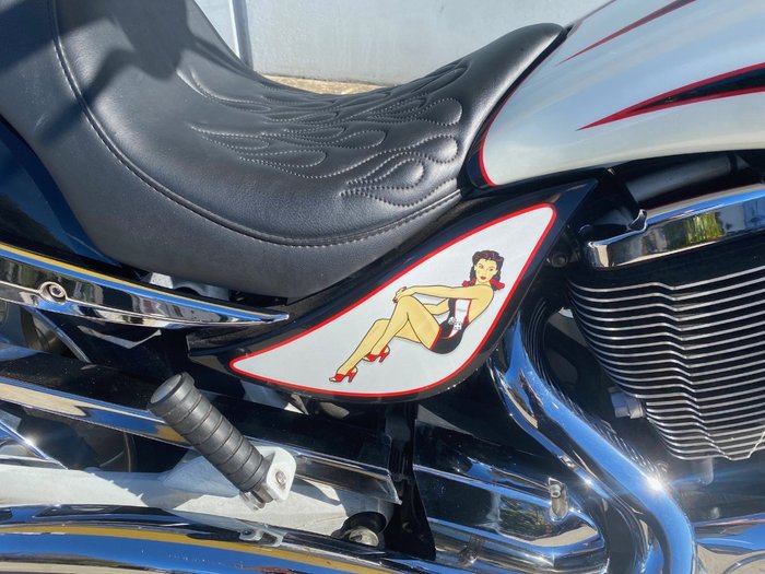 2011 VICTORY VEGAS JACKPOT Black