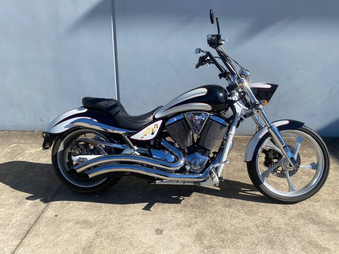 2011 VICTORY VEGAS JACKPOT Black