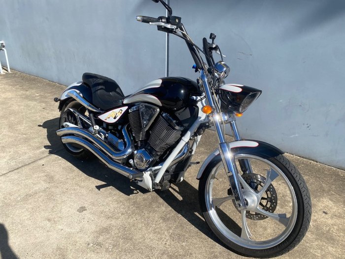 2011 VICTORY VEGAS JACKPOT Black