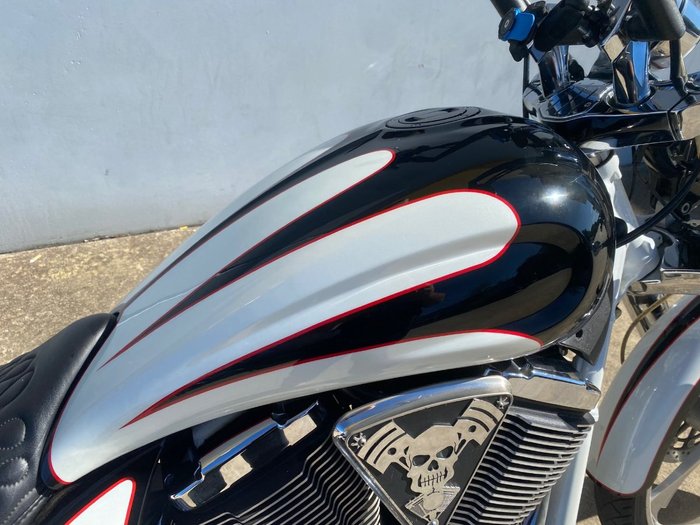 2011 VICTORY VEGAS JACKPOT Black