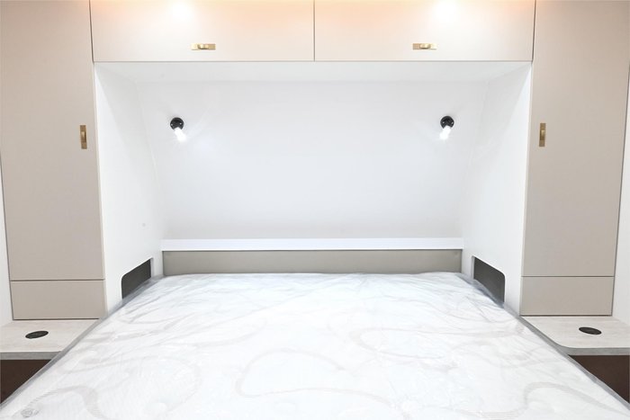 2025 VICTORY CARAVANS Trophy 21.6 Rear Club