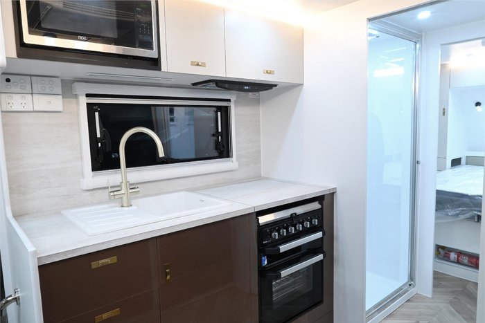 2025 VICTORY CARAVANS Trophy 21.6 Rear Club