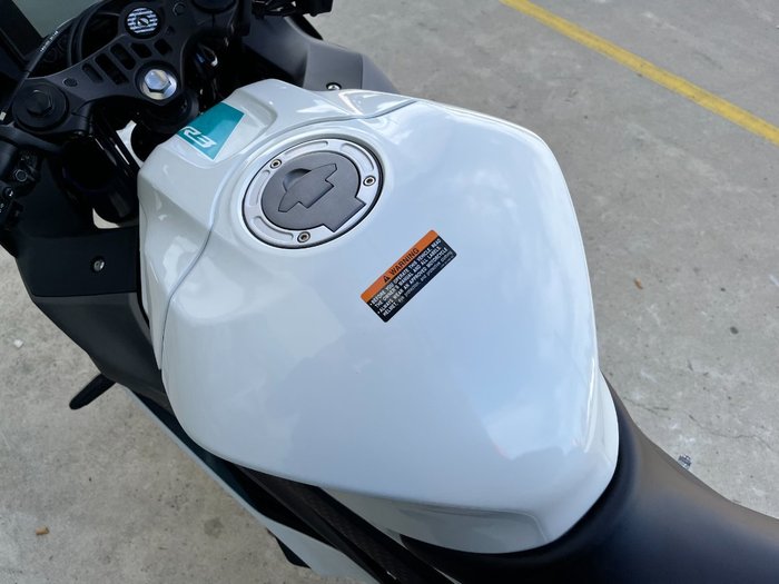 2024 Yamaha YZF-R3 White