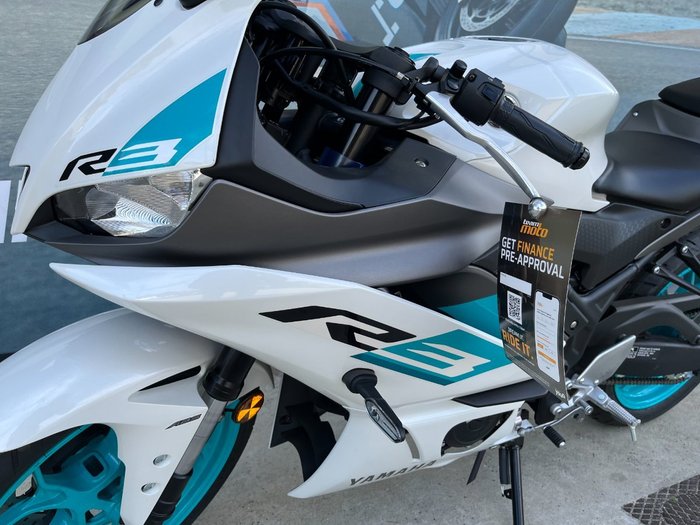 2024 Yamaha YZF-R3 White