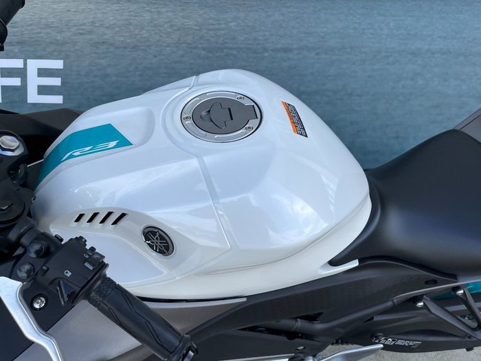 2024 Yamaha YZF-R3 White