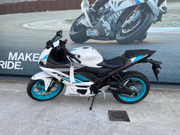 2024 Yamaha YZF-R3 White