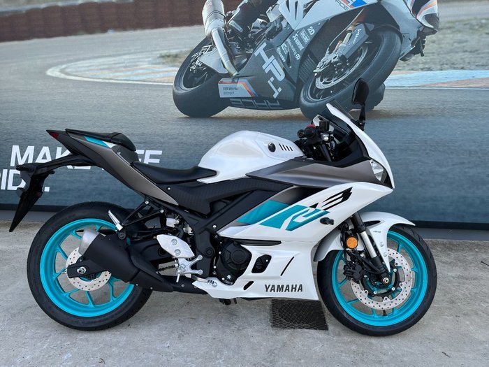 2024 Yamaha YZF-R3 White