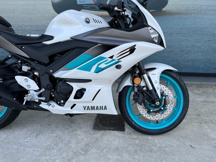 2024 Yamaha YZF-R3 White
