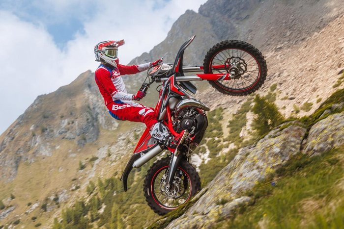 2025 Beta XTrainer 300 2T XTrainer Red