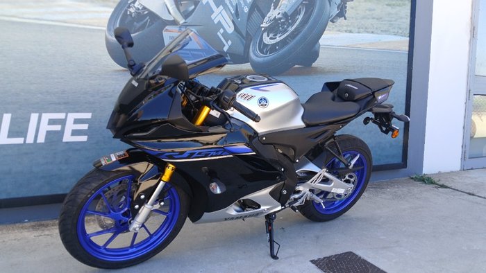 2025 Yamaha YZF-R15M
