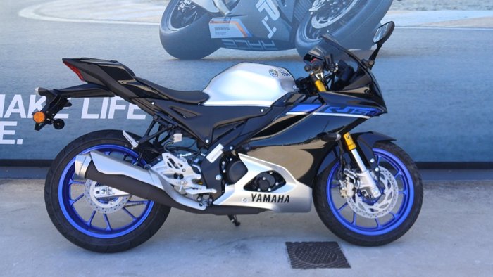 2025 Yamaha YZF-R15M