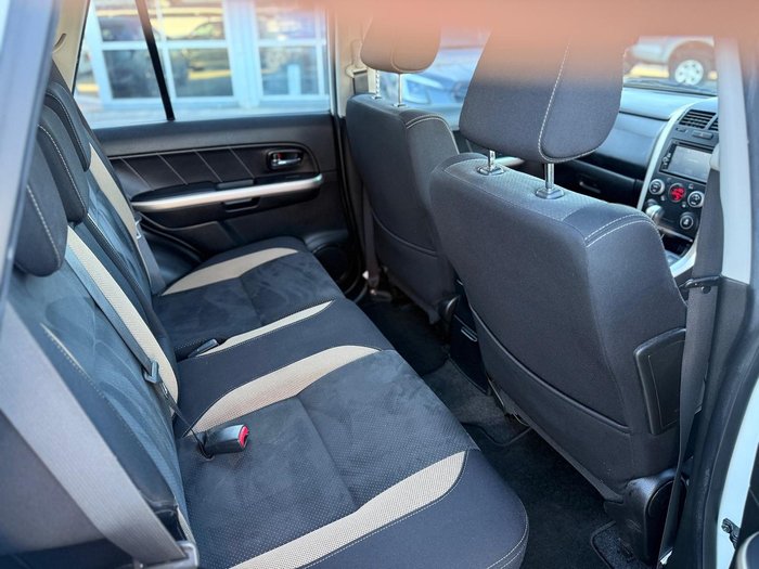 2016 Suzuki Grand Vitara Navigator JB White Pearl