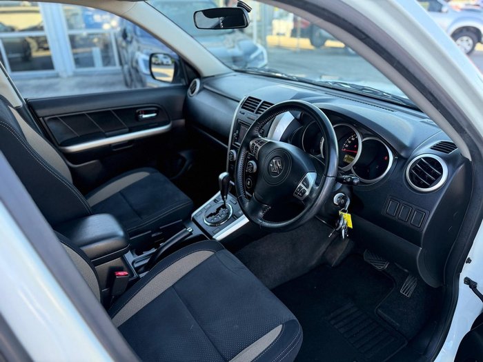 2016 Suzuki Grand Vitara Navigator JB White Pearl