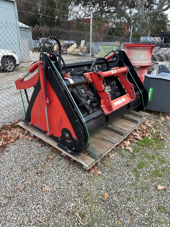 0 Manitou Emily 1.7 cube Grab Mixer Bucket