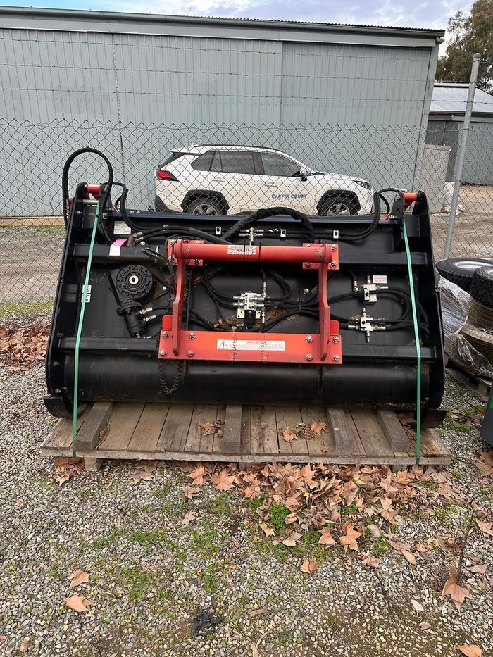 0 Manitou Emily 1.7 cube Grab Mixer Bucket