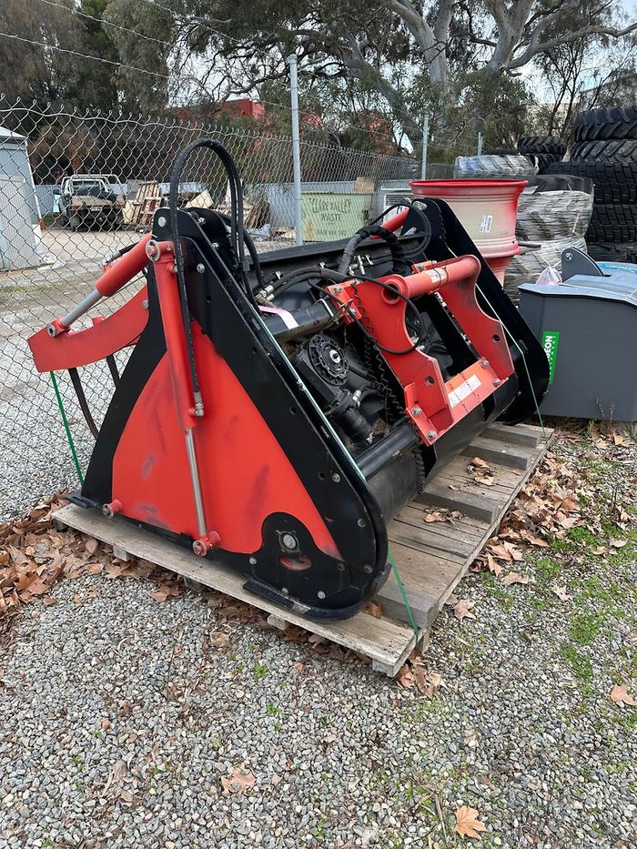 0 Manitou Emily 1.7 cube Grab Mixer Bucket
