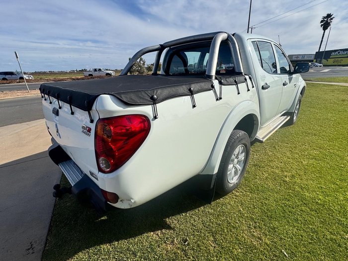 2010 Mitsubishi Triton GL-R