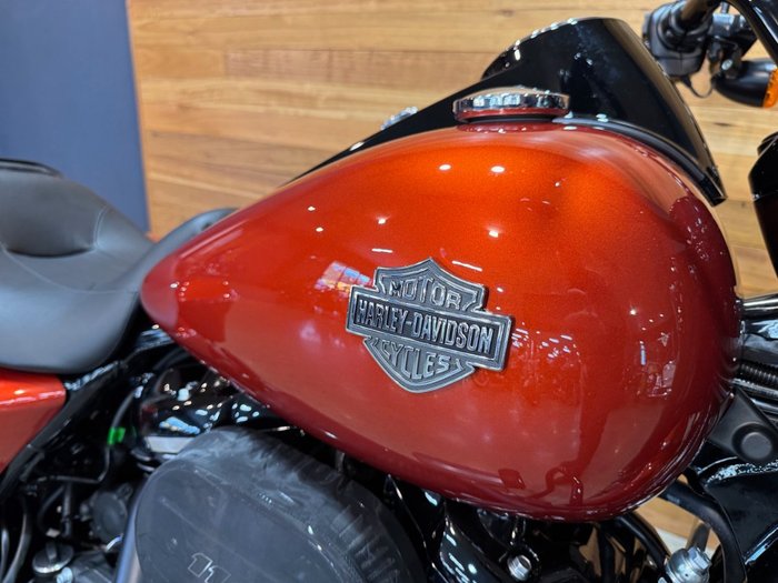 2025 Harley-davidson FLHRXS ROAD KING SPECIAL Whiskey Fire/Vivid Black
