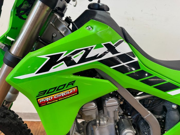 2025 Kawasaki KLX300R GREEN