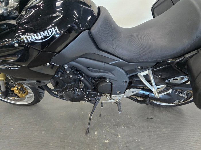 Triumph 2010 TRIUMPH 1050cc TIGER Black