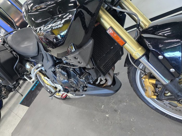 Triumph 2010 TRIUMPH 1050cc TIGER Black
