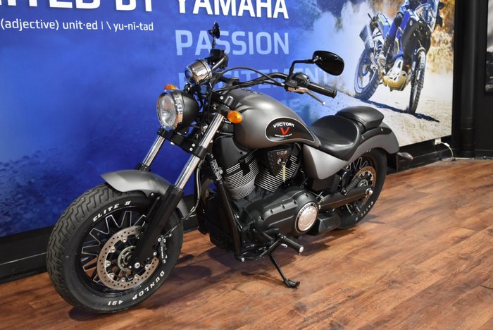 2015 VICTORY GUNNER Black