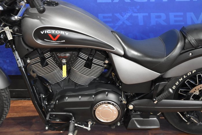 2015 VICTORY GUNNER Black
