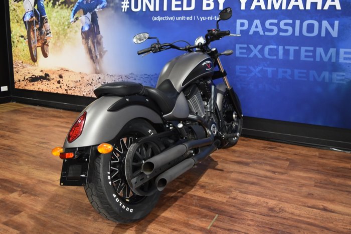 2015 VICTORY GUNNER Black