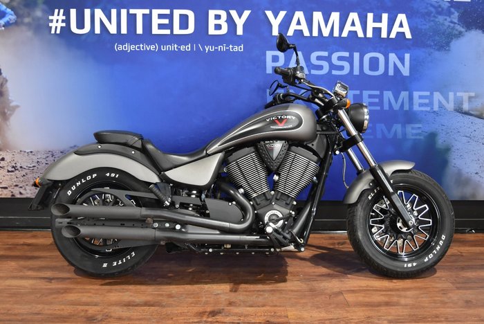 2015 VICTORY GUNNER Black