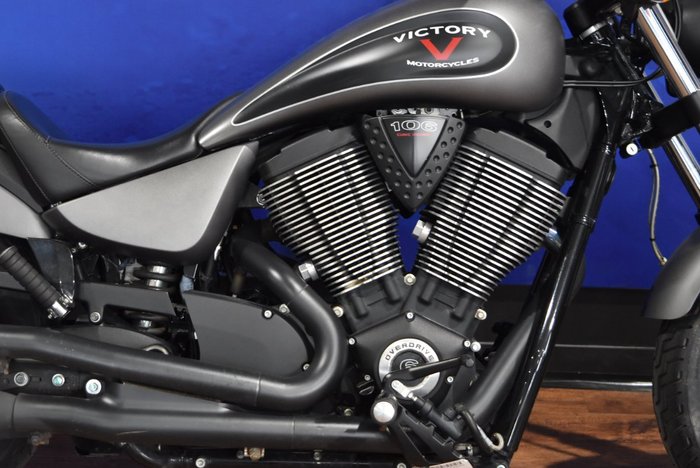 2015 VICTORY GUNNER Black
