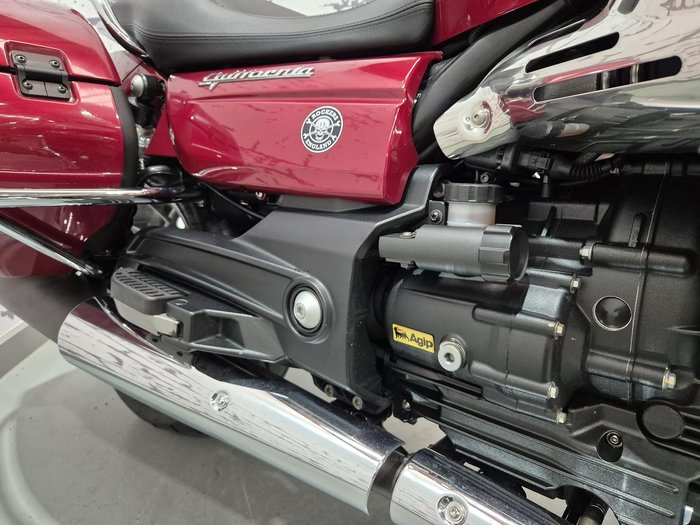 2018 Moto Guzzi California Touring SE California Red