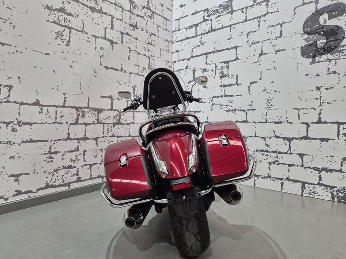 2018 Moto Guzzi California Touring SE California Red