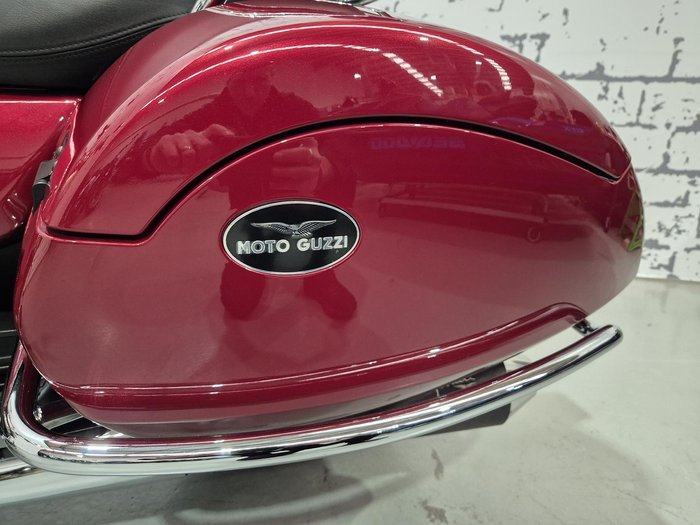 2018 Moto Guzzi California Touring SE California Red