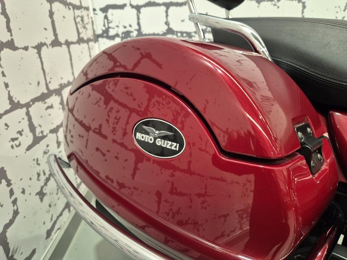 2018 Moto Guzzi California Touring SE California Red